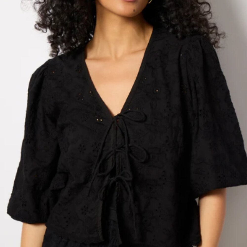 Evereve Bobi Eyelet Top M